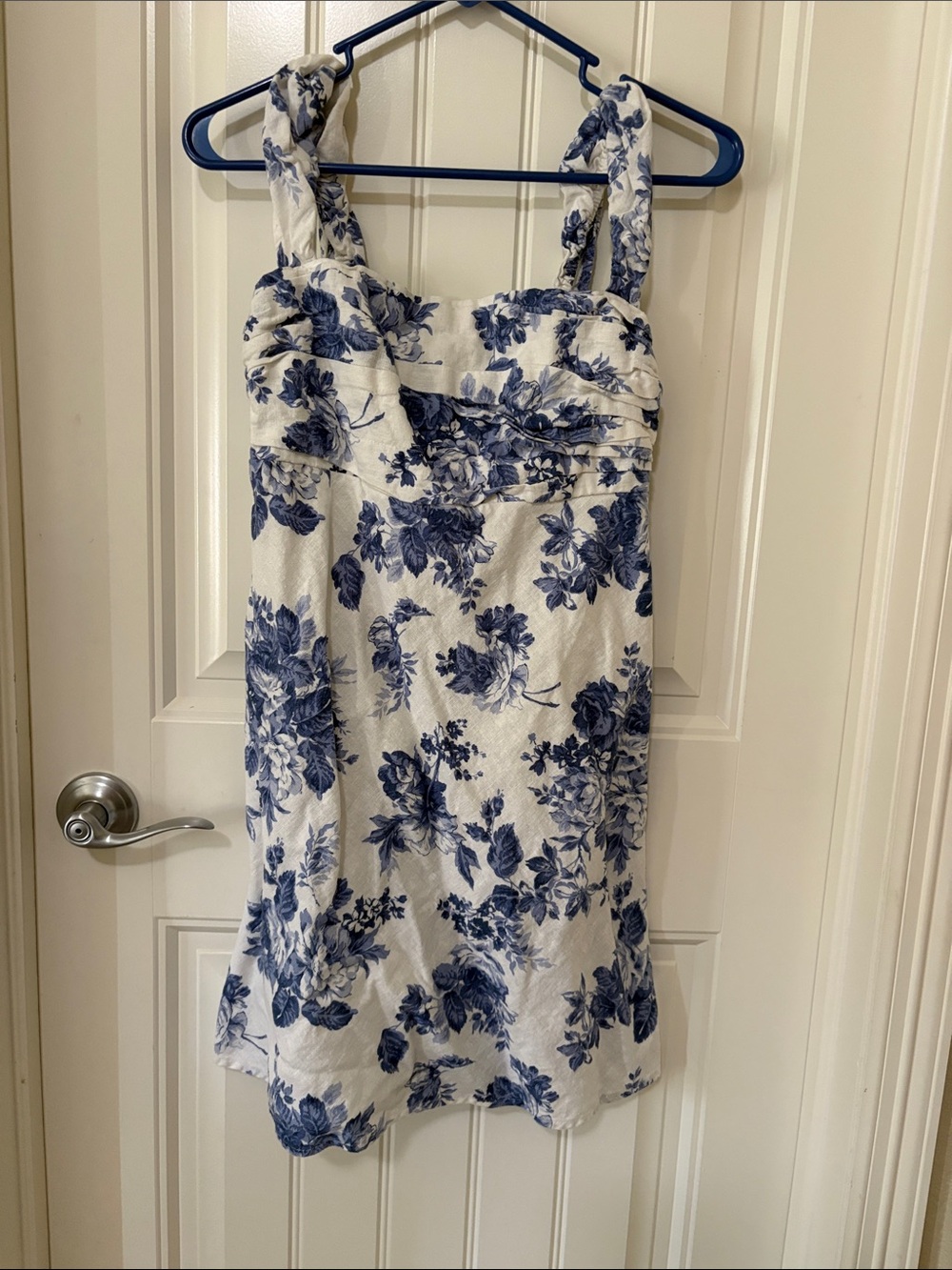 Abercrombie & Fitch White Dress with Blue Floral Print Linen Blend dress‎